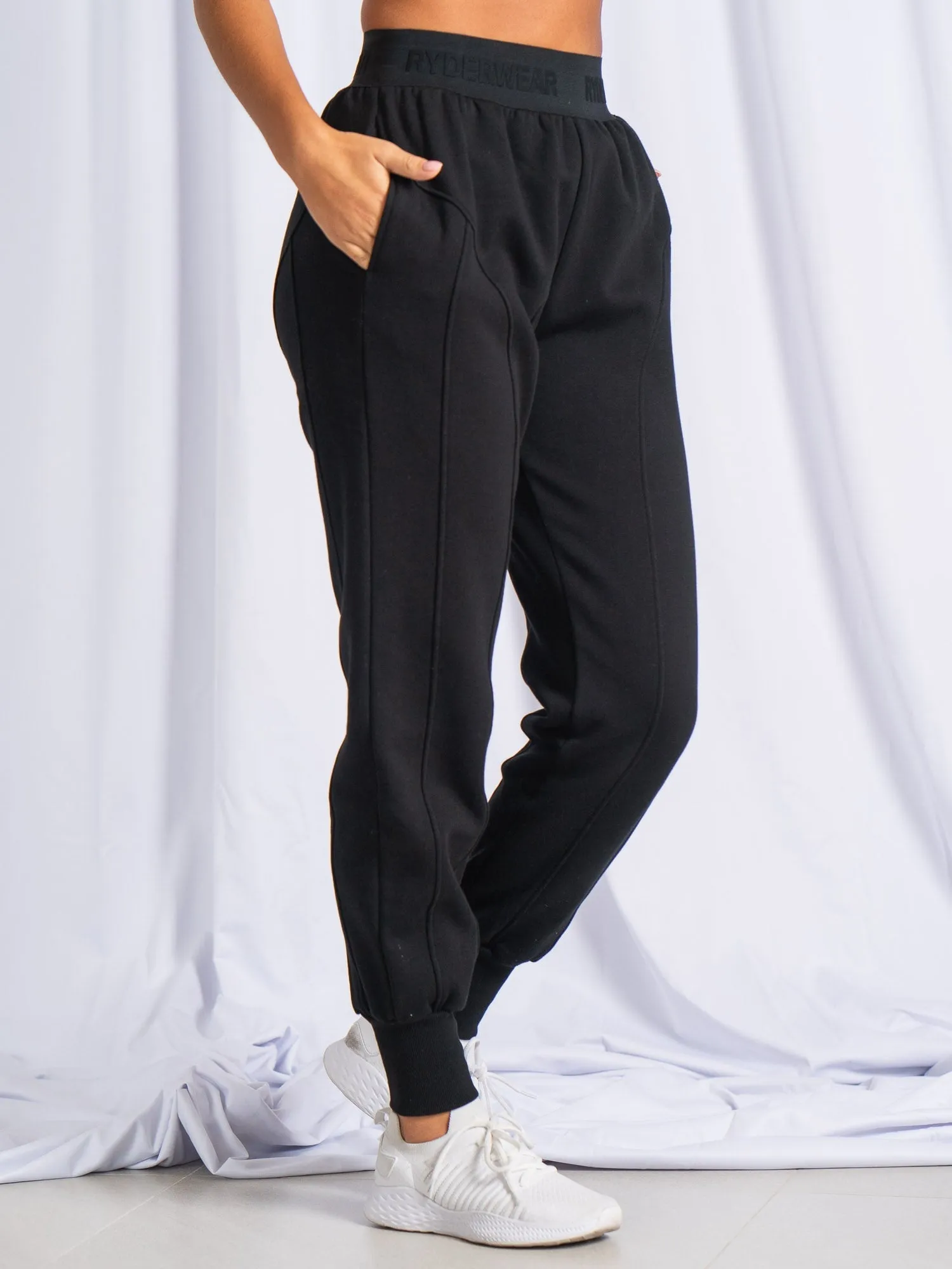 Contour Track Pants - Black