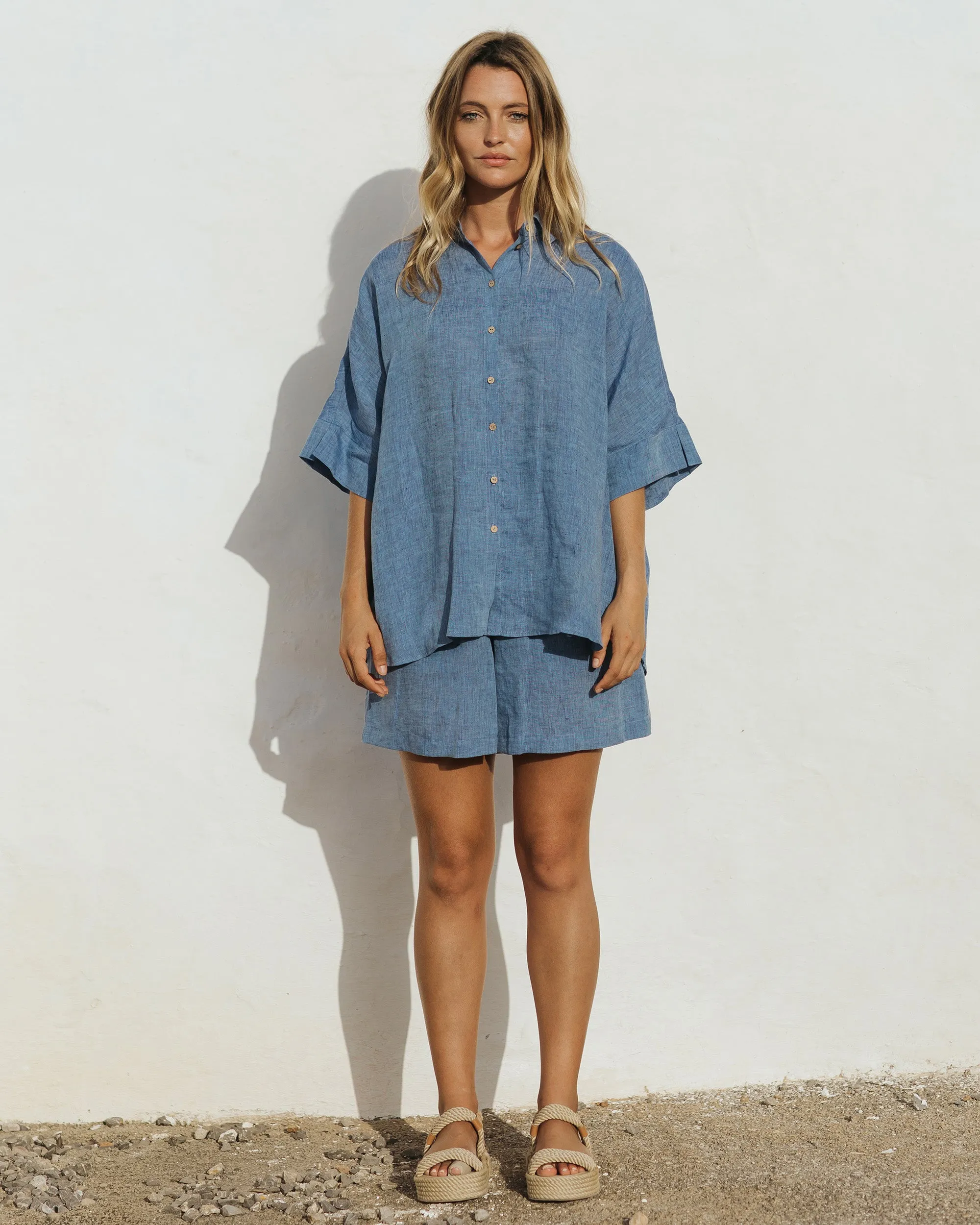 Short-sleeved linen top CABRERA in Denim chambray