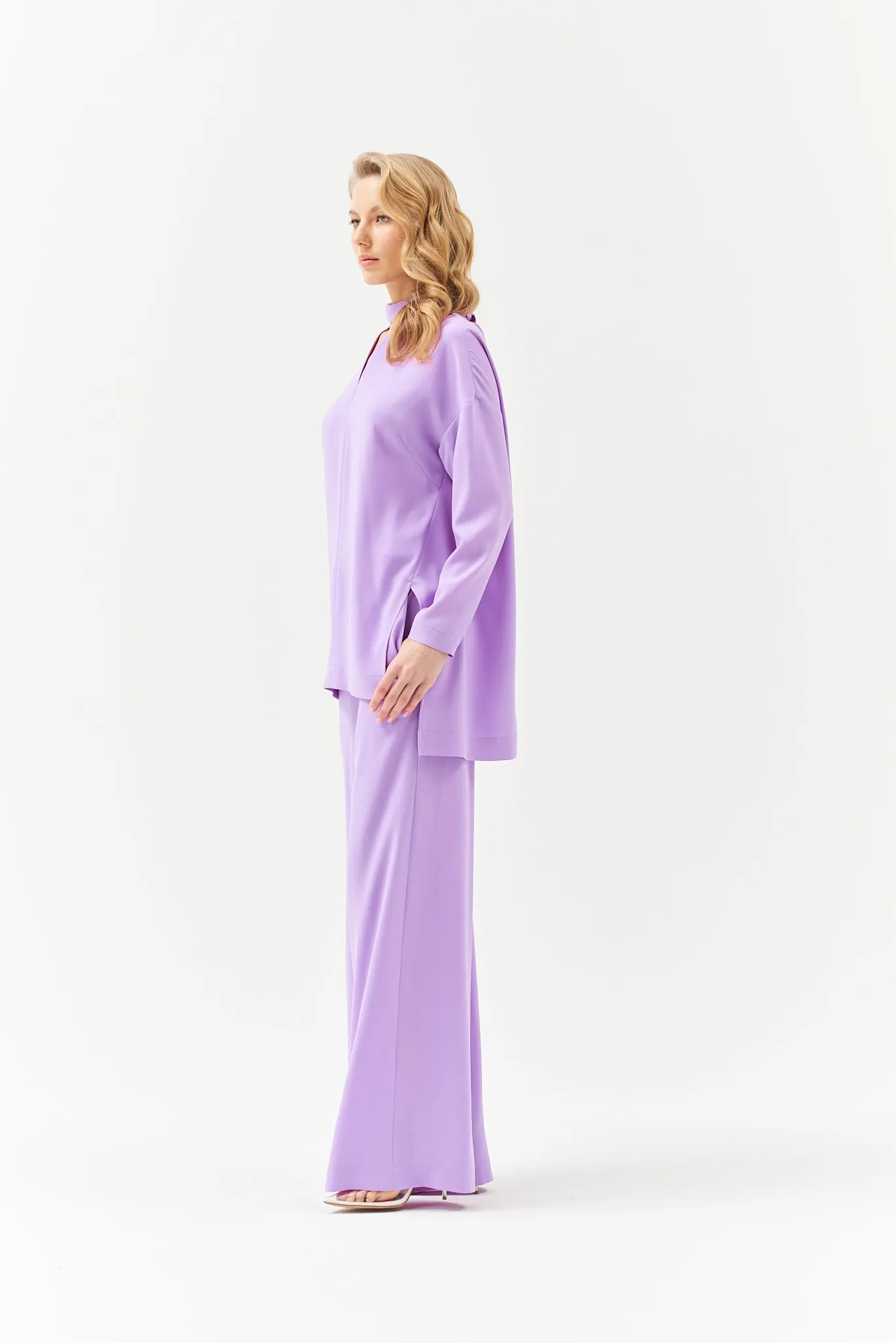 TIE NECK LONG SLEEVE BLOUSE IN LILAC